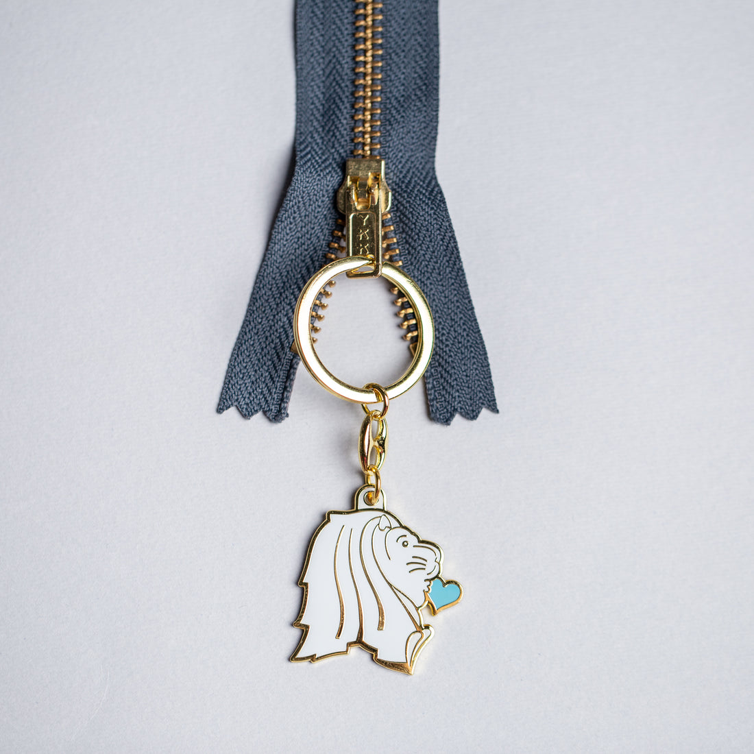 Treasures of Singapore | Merlion Kiss Keychain – Independent Market